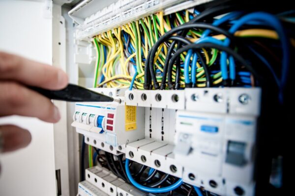 Montaż tablicy licznikowej i modernizacja rozdzielni elektrycznej